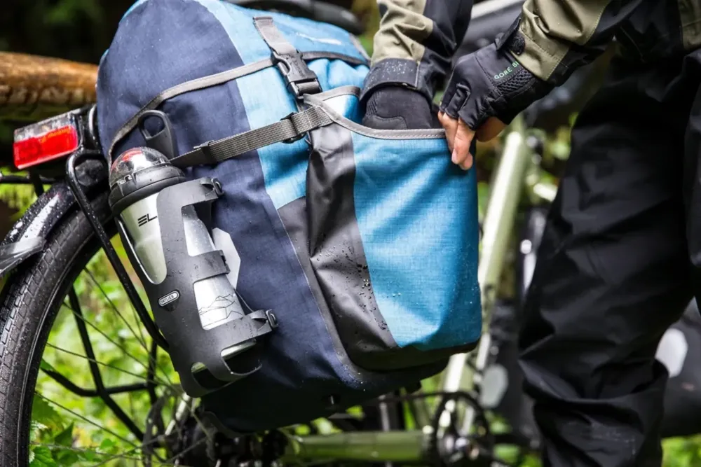 ORTLIEB > Sacoches étanches de porte-bagages à capuche