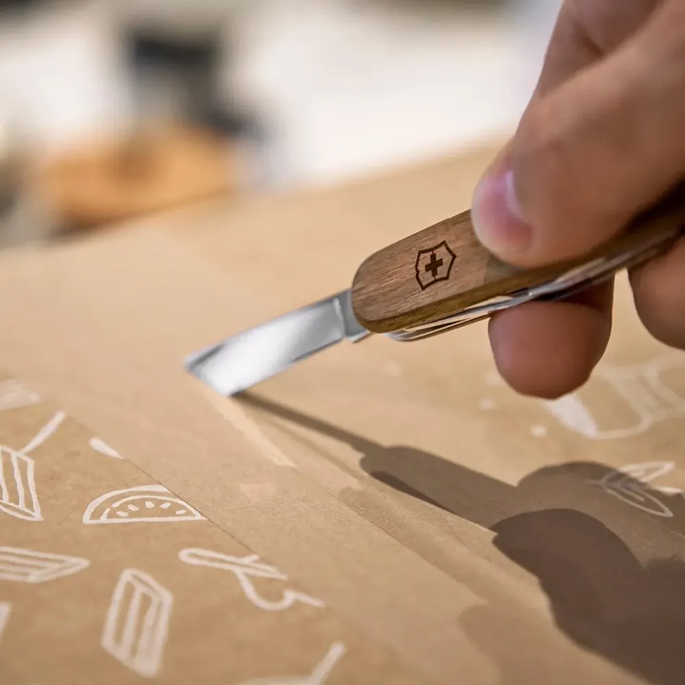 VICTORINOX > COUTEAU SUISSE MULTIFONCTION SPARTAN