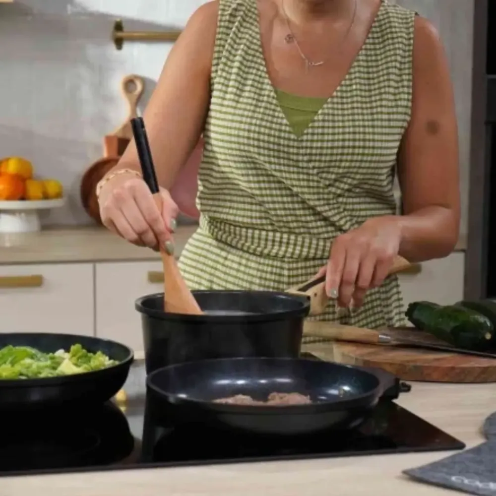 COOKUT > L'INCORYABLE CASSEROLE POIGNEE AMOVIBLE